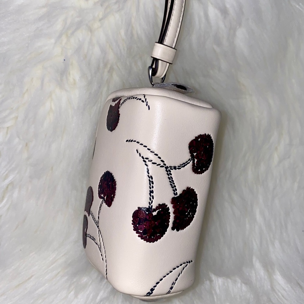 Coach Cherry print π wristlet pouch New - Picture 12 of 13